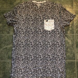 Hollister t-shirt